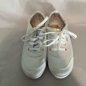 White bobs tennis shoes